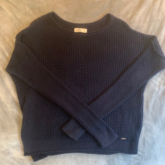 Hollister Crew Neck - Picture 2 of 9